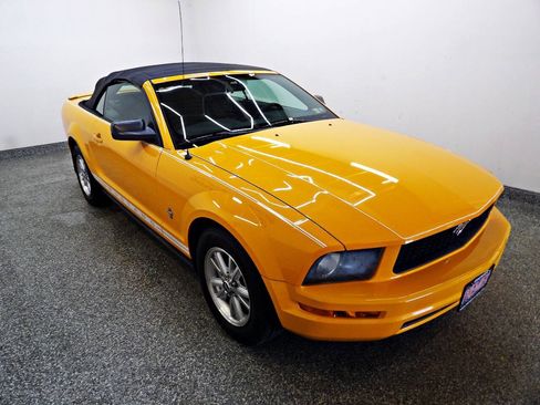 Used 2008 Ford Mustang Premium RWD image 9