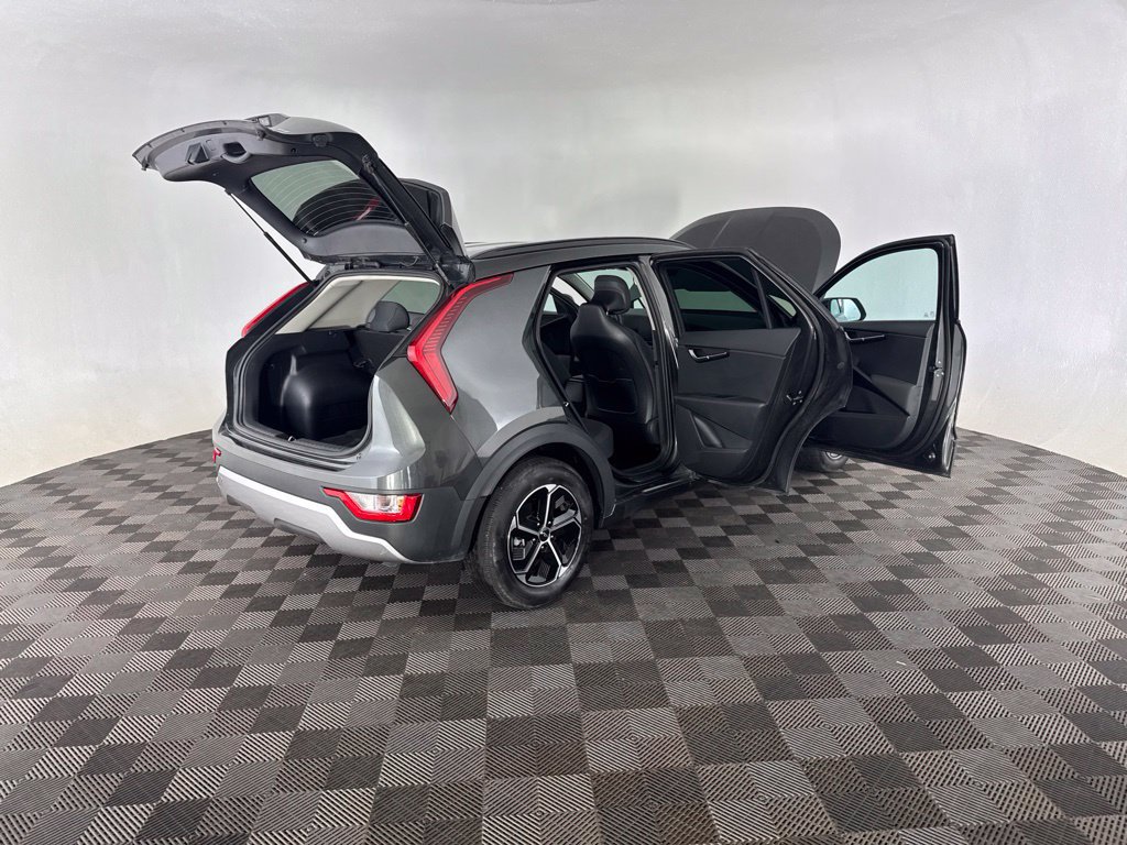 Used 2025 Kia Niro LX FWD image 22