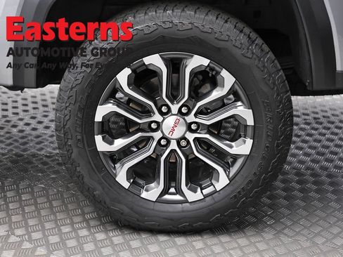 Used 2024 GMC Canyon Denali AWD/4WD image 8