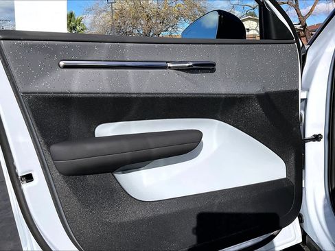 New 2025 Volvo EX30 Ultra w/ Protection Package Premier image 24