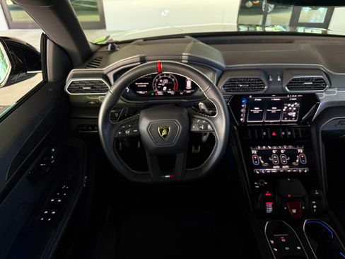 Used 2024 Lamborghini Urus S image 36