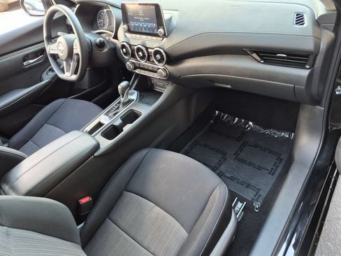 Used 2025 Nissan Sentra SV FWD image 30