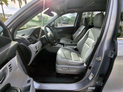 Used 2017 Honda Pilot Touring image 23