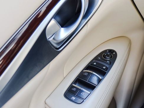Used 2015 INFINITI Q70 3.7 AWD/4WD image 11