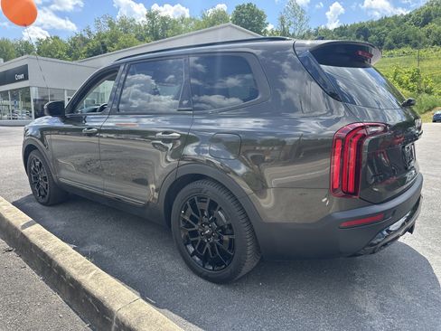 Used 2022 Kia Telluride EX w/ EX Premium Package AWD/4WD image 7