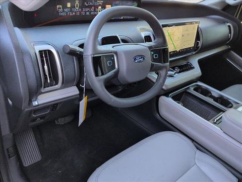 New 2025 Ford Expedition Active image 3