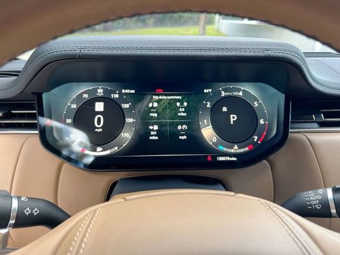 Used 2023 Land Rover Range Rover SE image 14