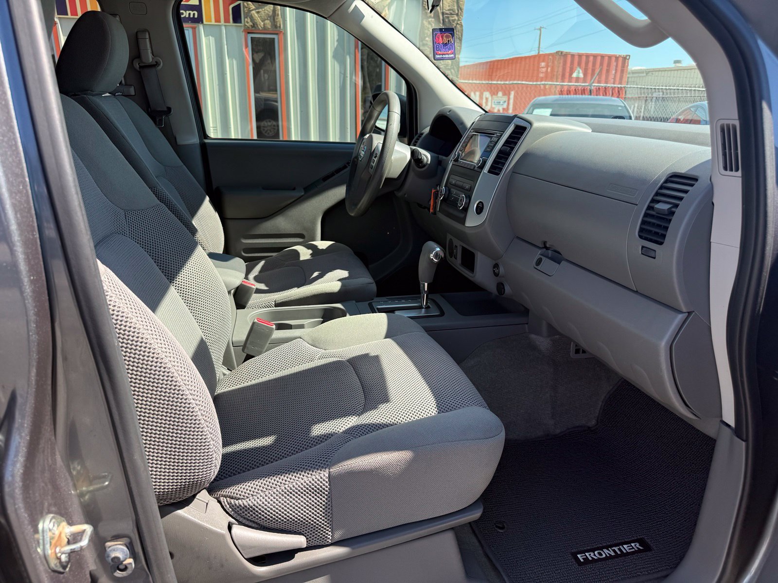 Used 2018 Nissan Frontier SV RWD image 14