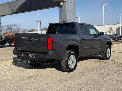 Used 2025 Toyota Tacoma SR5 image 3