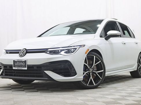 Used 2022 Volkswagen Golf R image 5