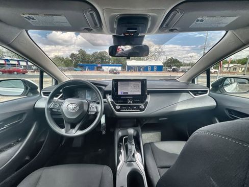 Used 2025 Toyota Corolla LE image 18