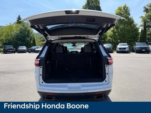 Used 2018 Chevrolet Traverse Premier w/ Driver Confidence II Package FWD image 37