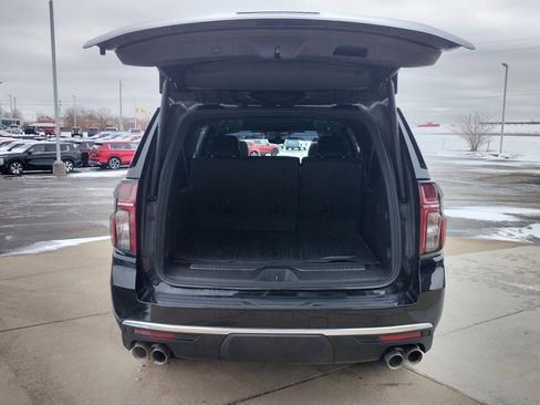 Used 2021 Chevrolet Suburban High Country image 26