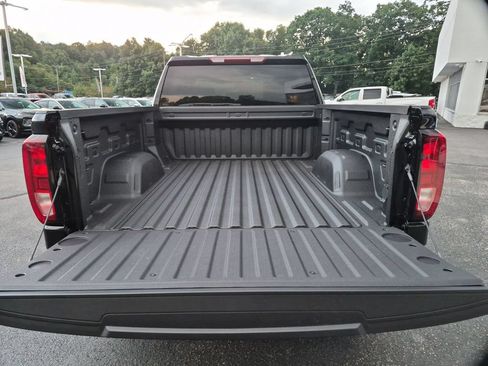 New 2026 GMC Sierra 1500 Pro w/ Graphite Edition AWD/4WD image 9