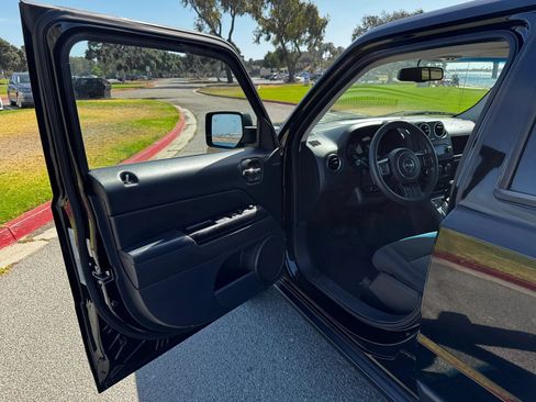 Used 2014 Jeep Patriot Sport w/ Power Value Group FWD image 11