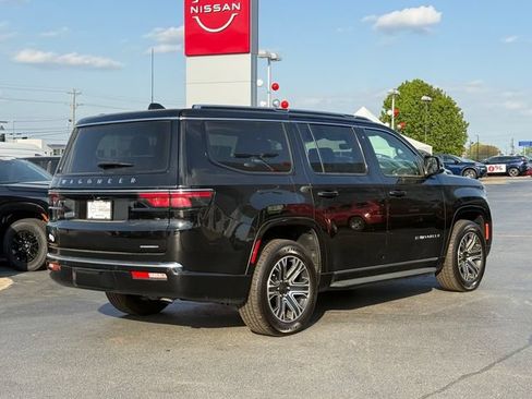 Used 2024 Jeep Wagoneer Series II w/ Flexible Seating Group RWD image 3