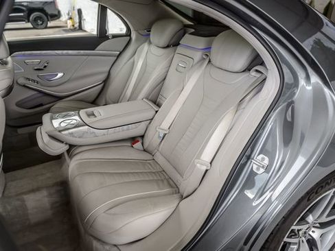 Used 2017 Mercedes-Benz S 550 4MATIC Sedan image 43