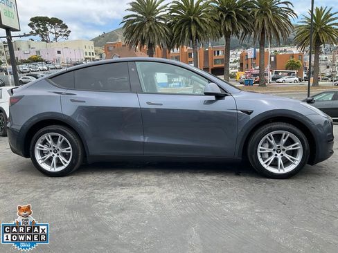 Used 2023 Tesla Model Y Long Range AWD/4WD image 3