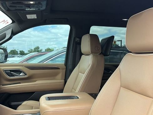 Used 2023 Chevrolet Tahoe Premier w/ Advanced Technology Package AWD/4WD image 12