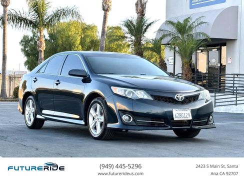 Used 2013 Toyota Camry SE FWD image 1