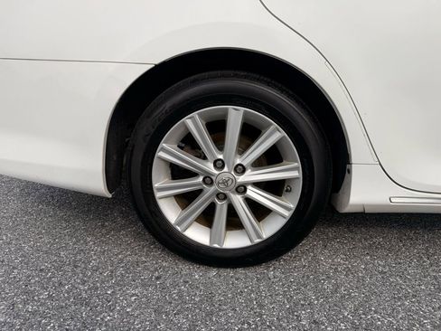 Used 2012 Toyota Camry XLE w/ Leather Pkg image 34