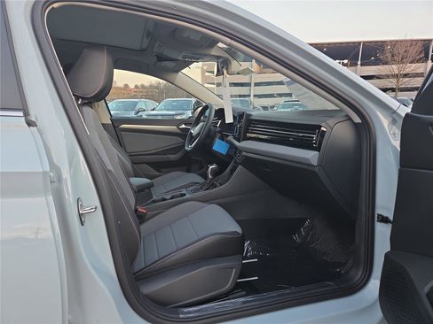 New 2026 Volkswagen Jetta SE image 28