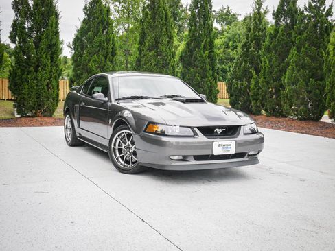 Used 2003 Ford Mustang Mach 1 RWD image 2