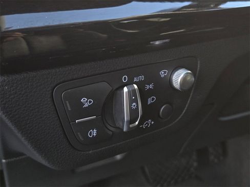 Used 2018 Audi Q5 Prestige w/ Prestige Package image 21