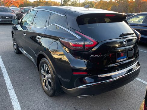 Used 2022 Nissan Murano S image 3