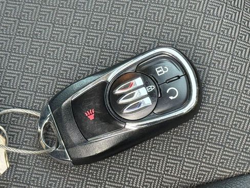 Used 2025 Buick Encore GX Preferred FWD image 25