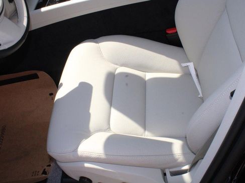 New 2025 Volvo XC60 T8 Plus w/ Protection Package Premier image 11