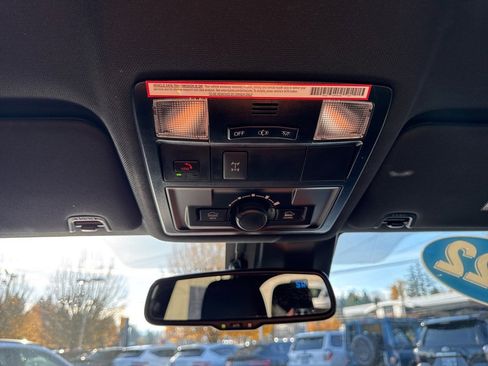 Used 2022 Toyota Tacoma TRD Off-Road image 30