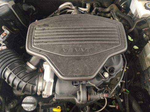 Used 2019 GMC Acadia Denali w/ Technology Package FWD image 30