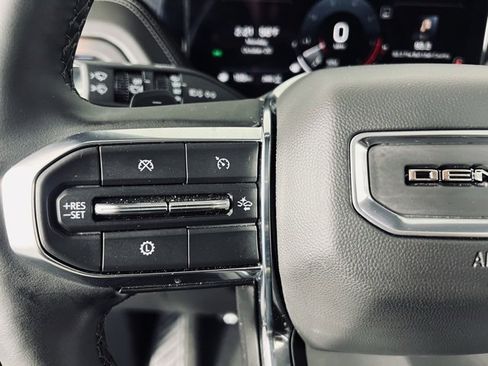 Used 2025 GMC Yukon Denali image 28