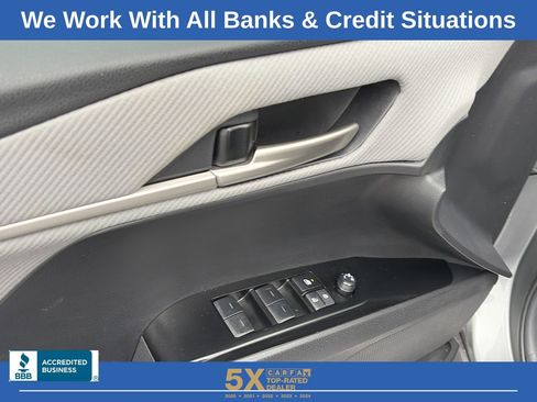 Used 2025 Toyota Camry SE image 25