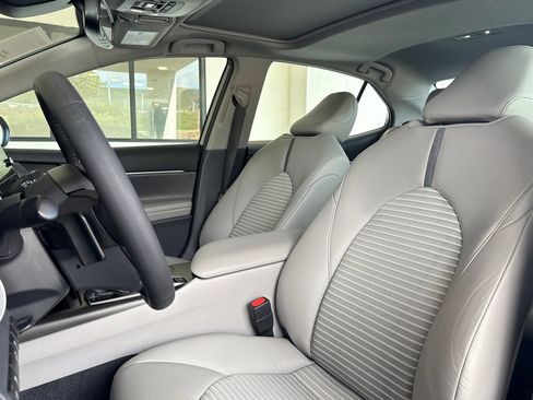 Used 2024 Toyota Camry SE w/ Audio Upgrade Package FWD image 5