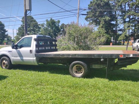 Used 2006 Ford F350 2WD Regular Cab DRW Super Duty image 4