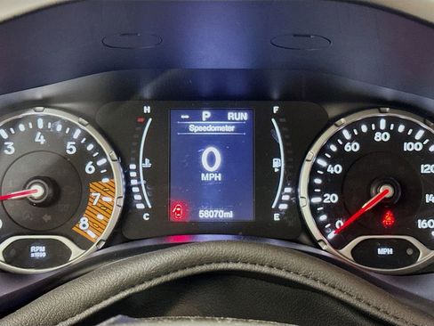 Used 2023 Jeep Renegade Latitude AWD/4WD image 10
