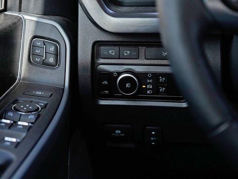 Used 2024 Ford F250 Lariat image 24