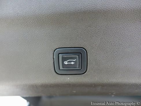 Certified 2021 GMC Yukon XL SLT w/ SLT Luxury Plus Package image 25