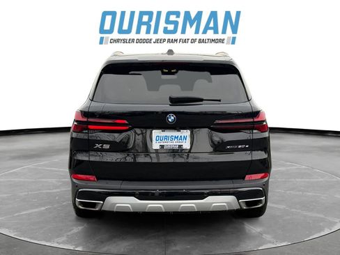 Used 2024 BMW X5 xDrive50e image 5