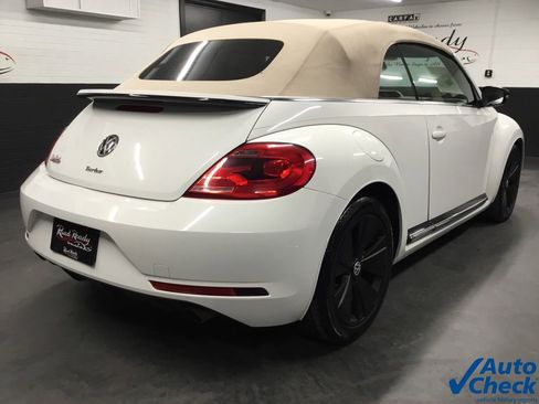 Used 2013 Volkswagen Beetle 2.0T image 21