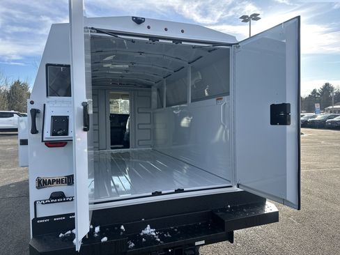 New 2025 Chevrolet Express 3500 w/ Power Convenience Package image 6