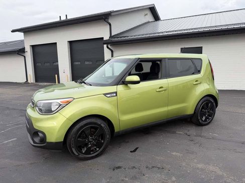 Used 2018 Kia Soul FWD image 3