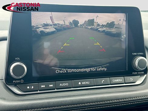 Used 2024 Nissan Rogue SV AWD/4WD image 17