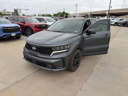 Used 2021 Kia Sorento SX image 2