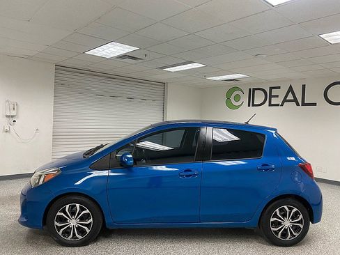 Used 2016 Toyota Yaris L image 8