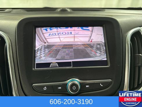 Used 2022 Chevrolet Equinox LT FWD image 26