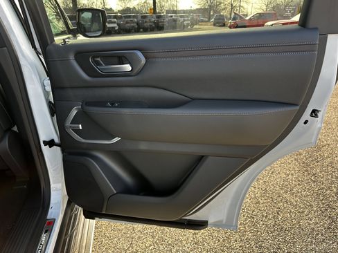 New 2026 Nissan Armada Platinum Reserve w/ Accent Package image 17