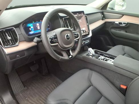 Certified 2026 Volvo XC90 B6 Plus w/ Protection Package Premier AWD/4WD image 7